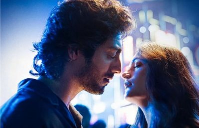 ‘সাইয়ারা’ সিনেমায় আহান পান্ডে ও অনীত পড্ডা