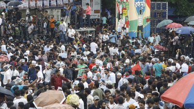 শাহবাগে ছাত্রদলের সমাবেশে নেতাকর্মীদের ঢল (ছবি: সাজ্জাদ হোসেন)