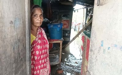 পদ্মার তীরবর্তী নতুন নতুন নিম্নাঞ্চল প্লাবিত হচ্ছে