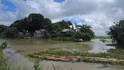ফরিদপুরে ৩ নদ-নদীর পানি বেড়েছে, ভাঙছে তীর