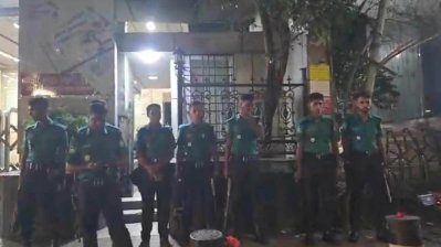 এনসিপির কার্যালয়ের সামনে পুলিশ মোতায়েন