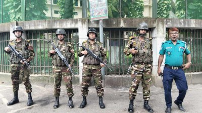সতর্ক আইনশৃঙ্খলা বাহিনী
