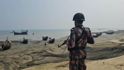 নাফ নদে কোস্টগার্ড ও বিজিবির টহল বাড়ানো হয়েছে
