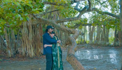 একটি দৃশ্যে আফরান নিশো ও নাবিলা
