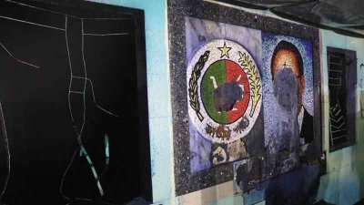 জাতীয় পার্টির অফিসে হামলা চালায় একদল দুর্বৃত্ত (ছবি: নাসিরুল ইসলাম)