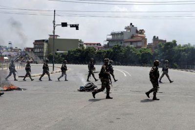 রাজনৈতিক অনিশ্চয়তায় নেপাল, সামনে কী?