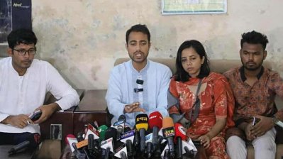 ছাত্রদল সমর্থিত প্যানেলের জিএস প্রার্থী তানজিলা হোসাইন বৈশাখী নির্বাচন বর্জনের ঘোষণা দেন