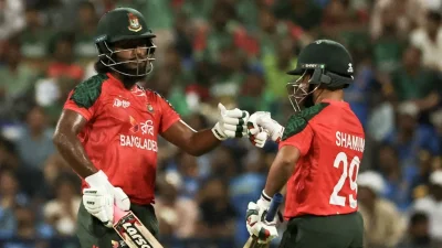 বাংলাদেশকে উদ্ধার করেন জাকের আলী ও শামীম হোসেন। 