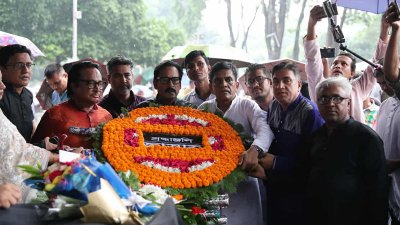 ফরিদা পারভীনকে শ্রদ্ধা নিবেদন (ছবি: নাসিরুল ইসলাম)