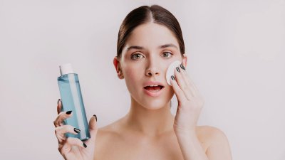 মেকআপ করার চেয়ে তোলায় মনোযোগী হন