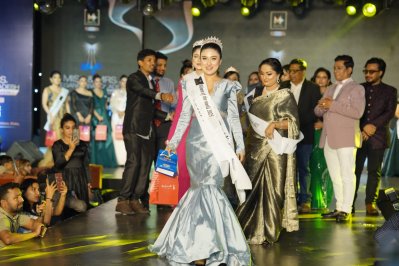 ম্যানিলায় যাচ্ছেন ঢাকার মেয়ে আকসা 