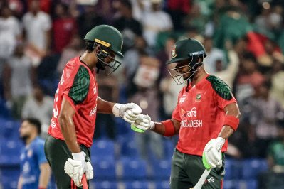 সাইফের বিদায়ে ভাঙে ঝড়ো জুটি।
