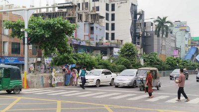 ২০২৪ সালে রাজধানীতে সিগন্যাল অমান্যের কারণে অন্তত ২ হাজারের বেশি ছোট-বড় দুর্ঘটনা ঘটেছে। ছবি: বাংলা ট্রিবিউন