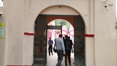 চেকিং ছাড়াই প্রবেশ করা যাচ্ছে মন্দিরগুলোতে