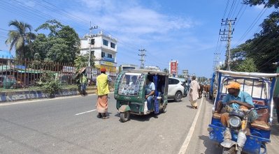 টাকা না দিলেই মারধর ও হেনস্তার শিকার হতে হয় যানবাহন চালকদের
