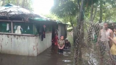 সেন্টমার্টিনে পানিতে ডুবেছে দুই শতাধিক বাড়িঘর
