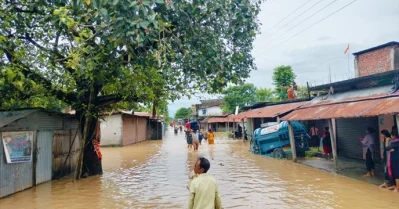 ভয়াবহ বন্যায় বিপর্যস্ত পশ্চিমবঙ্গ, উত্তরবঙ্গ ও কলকাতা কার্যত বিচ্ছিন্ন