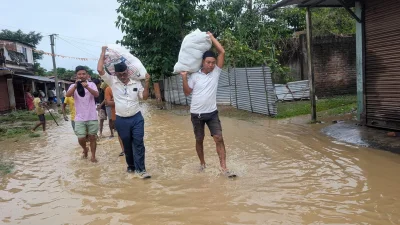 ভয়াবহ বন্যায় বিপর্যস্ত পশ্চিমবঙ্গ, উত্তরবঙ্গ ও কলকাতা কার্যত বিচ্ছিন্ন