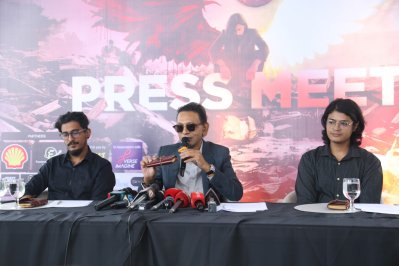 সংবাদ সম্মেলনে অর্থহীন