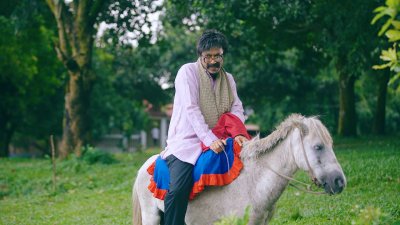 সিনেমায় স্বস্তিকাকে পাচ্ছেন না বলে নির্মাতার নাটকে ফেরা!