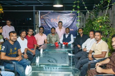 সংবাদ সম্মেলনে শিল্পী, নির্মাতা ও প্রযোজক