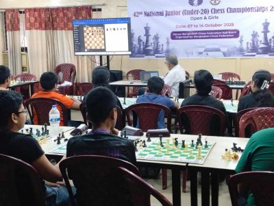 তৃতীয় গ্র্যান্ডমাস্টার রিফাত বিন সাত্তার। 