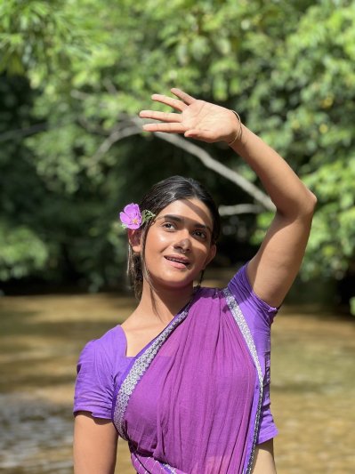 শাড়িপরে শুটিংয়ে তানজিন তিশা