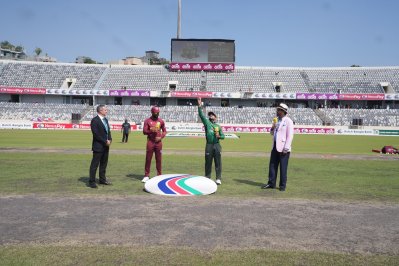 টসের মুহূর্তের ছবি।