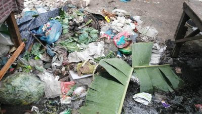 রাজধানীর যেখানে-সেখানে ময়লা ও অবর্জনার স্তূপ, ছবি: নাসিরুল ইসলাম