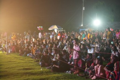 উপভোগ করছিলেন দর্শকরা