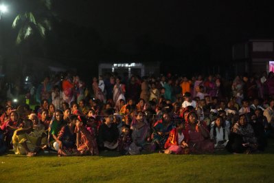 উপভোগ করছিলেন দর্শকরা