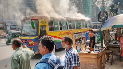 মিরপুরে বাসে আগুন (ছবি: সংগৃহীত)