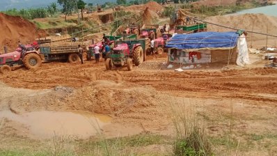 টিলা কেটে পাথর উত্তোলন, বিপন্ন পরিবেশ টিলা কেটে পাথর উত্তোলন, বিপন্ন পরিবেশ