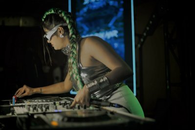 ডিজের তালে সৌদি মাতালেন কে এই তুরিন?