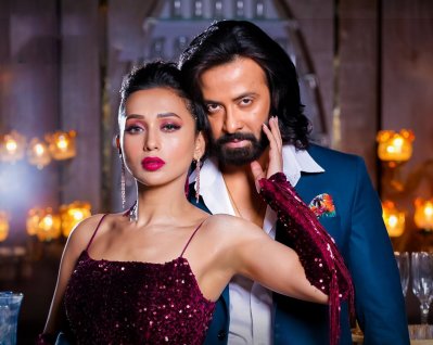 ‘তুফান’ ছবির দৃশ্যে মিমি চক্রবর্তী ও শাকিব খান (ছবি: আলফা-আই)