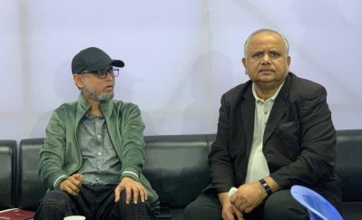 ২৩তম আসরে সংস্কৃতি উপদেষ্টা মোস্তফা সরয়ার ফারুকীর সঙ্গে উৎসব পরিচালক আহমেদ মুজতবা জামাল