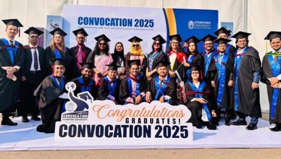 স্টামফোর্ড ইউনিভার্সিটির সাংবাদিকতা ও গণমাধ্যম অধ্যয়ন বিভাগের শিক্ষক-শিক্ষার্থীদের একাংশ