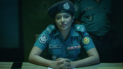 আরেকটি দৃশ্যে সামিরা খান মাহি