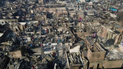 মঙ্গলবারের আগুনে পুড়ে গেছে বস্তির ১৫শ’ ঘর, ছবি: নাসিরুল ইসলাম