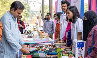 কার্নিভালে রয়েছে বিভিন্ন স্টল