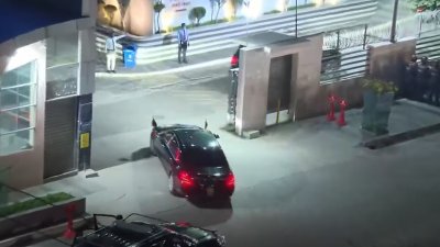 সন্ধ্যা ৭টা ৭ মিনিটে হাসপাতালে পৌঁছায় প্রধান উপদেষ্টার গাড়ি বহর