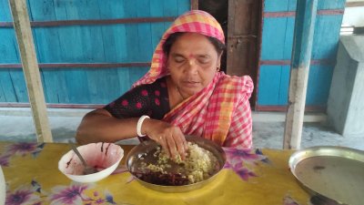 আগে প্রধান খাবার ছিল ইঁদুর, শামুক, জুংড়া। এখন বাধ্য হয়ে বাঙালিদের মতো ডাল-ভাত ও ভর্তা খেতে হয়
