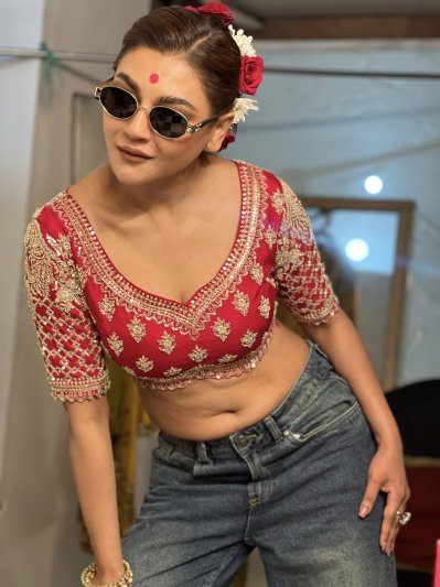 আপেল হাতে জয়ার বার্তা: আপেল হয়ো না