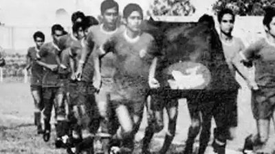 মুক্তিযুদ্ধে অস্ত্র হয়েছিল ফুটবল
