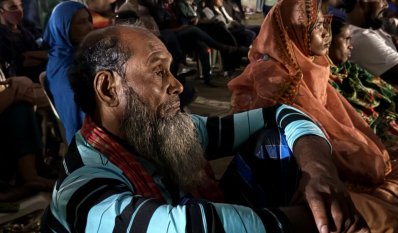 দর্শকের একাংশ