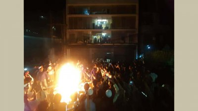 প্রথম আলো অফিসের সামনে আগুন ধরিয়ে দিয়েছে তারা