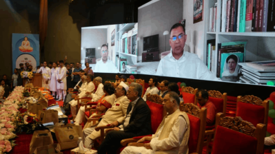  বিদেশে থাকলেও বিগত বছরগুলোতে দলের নেতাদের নিয়মিত দিকনির্দেশনা দেন তিনি 