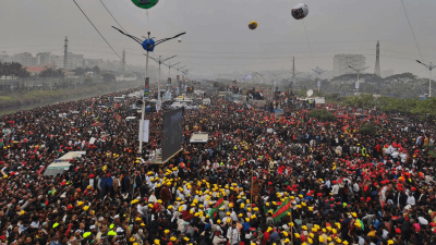 সমাবেশস্থলে দলটির নেতাকর্মীরা