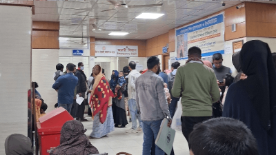 হাসপাতালের জরুরি বিভাগে রোগীর ভিড়