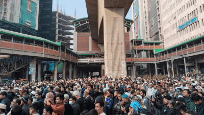 জানাজায় অংশ নেওয়া মানুষের ভিড় কারওয়ান বাজার পর্যন্ত